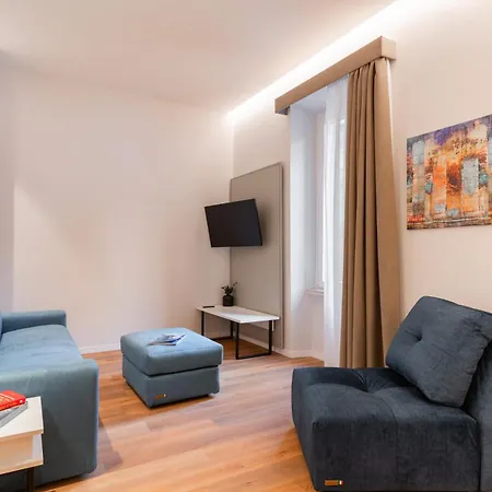 Major House - Luxury In By Hostand Apartmanhotel