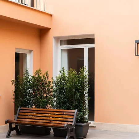 Major House - Luxury In By Hostand Apartmanhotel *
